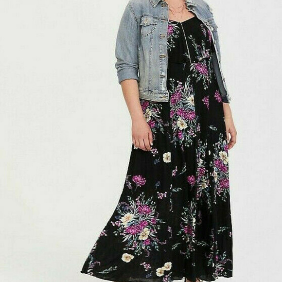 Torrid Maxi Dress Black Floral Fluted 1X - Picture 4 of 4